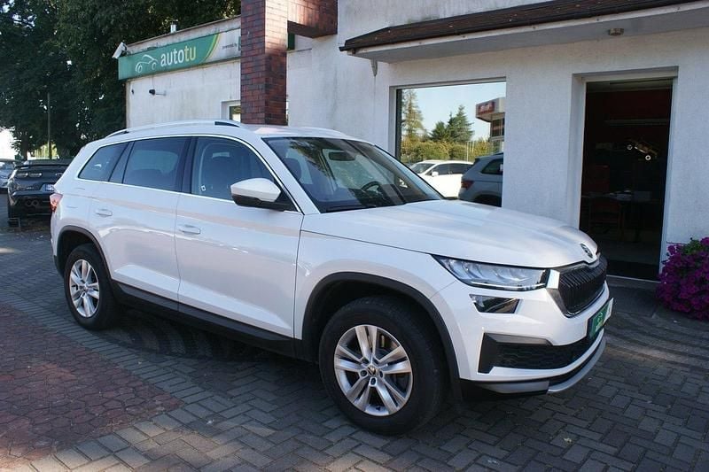 Biały Używany 2022 Skoda Kodiaq SUV | 119 700 zł (Super Cena) - Obraz 1/4