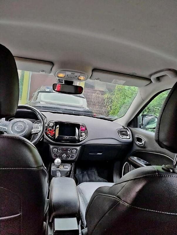 Czarny Używany 2018 Jeep Compass Limited SUV | 64 999 zł (Uczciwa cena) - Obraz 1/4