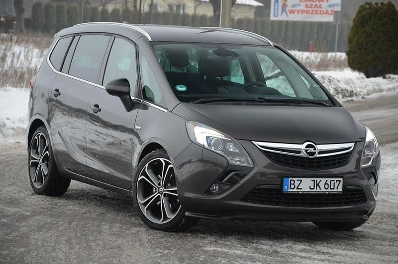 Używany Opel Zafira 170 KM (125 kW) 2016 Szary (metalik) Minivan