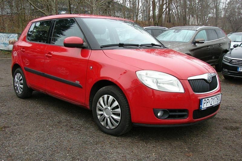 Używany Skoda Fabia 70 KM (51 kW) 2007 Czerwony Hatchback