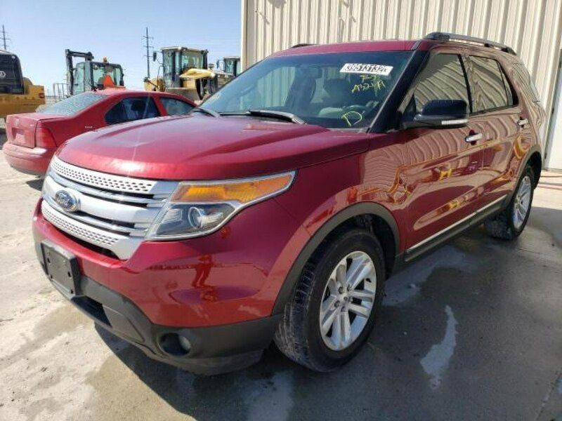 Używany Ford Explorer XLT 290 KM (213 kW) 2014 Czerwony SUV