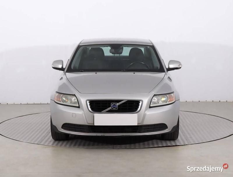 Srebrny Używany 2009 Volvo S40 Sedan/Limuzyna | 11 499 zł (Dobra cena) - Obraz 1/4