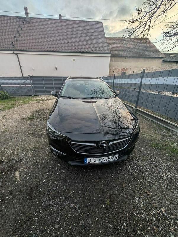 Używany Opel Insignia 2018 Czarny Kombi
