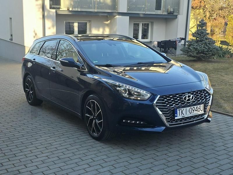 Używany Hyundai i40 136 KM (100 kW) 2019 Niebieski Kombi