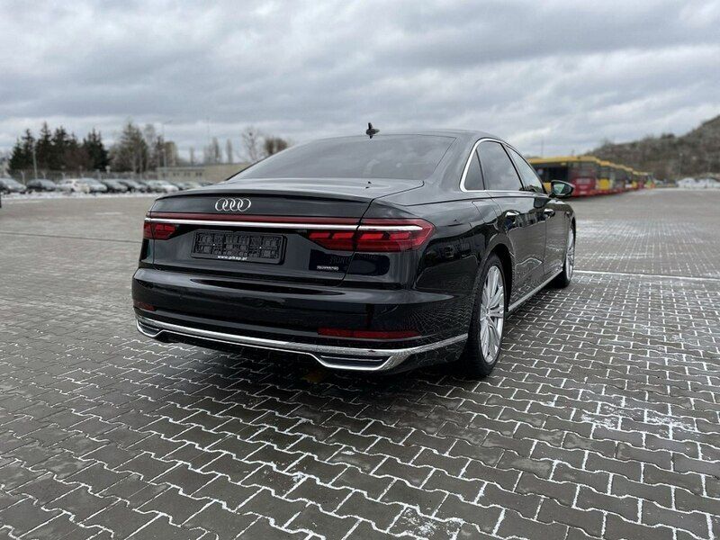 Używany Audi A8 286 KM (210 kW) 2019 Czarny (metalik) Sedan/Limuzyna