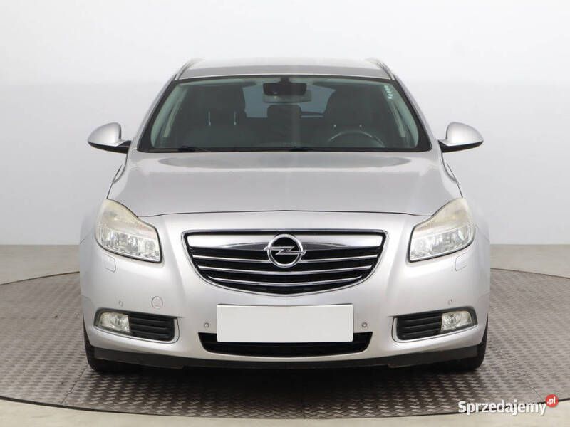 Srebrny Używany 2010 Opel Insignia Kombi | 19 999 zł (Uczciwa cena) - Obraz 1/4