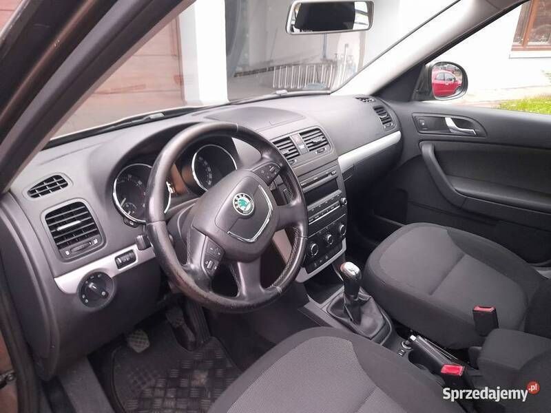Brązowobeżowy Używany 2010 Skoda Yeti SUV | 32 000 zł (Drogi) - Obraz 1/4