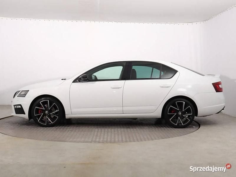 Używany Skoda Octavia RS 184 KM (135 kW) 2018 Biały Hatchback