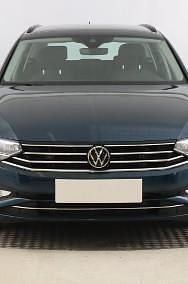 Używany VW Passat 150 KM (110 kW) 2023 Niebieski Kombi