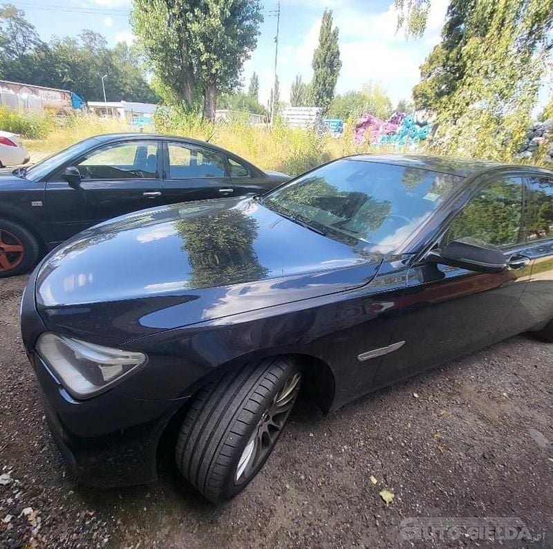 Używany BMW 740 2013 Czarny Sedan/Limuzyna