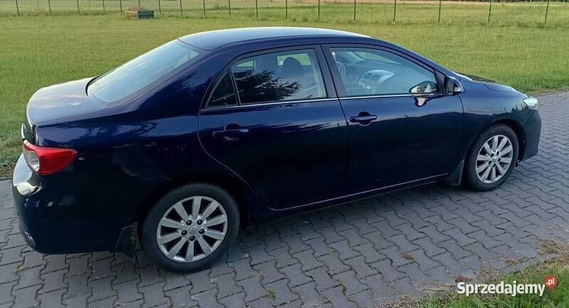 Granatowy Używany 2011 Toyota Corolla Premium Sedan/Limuzyna | 22 000 zł (Super Cena) - Obraz 1/4