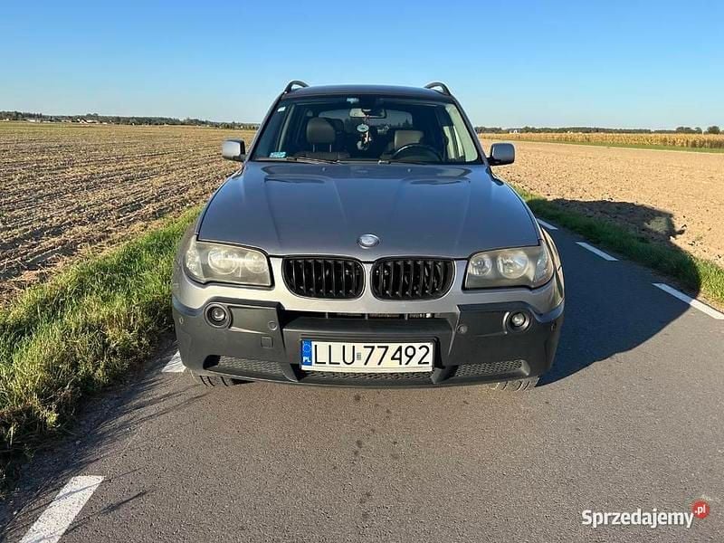 Szary Używany 2005 BMW X3 SUV | 17 000 zł (Uczciwa cena) - Obraz 1/4