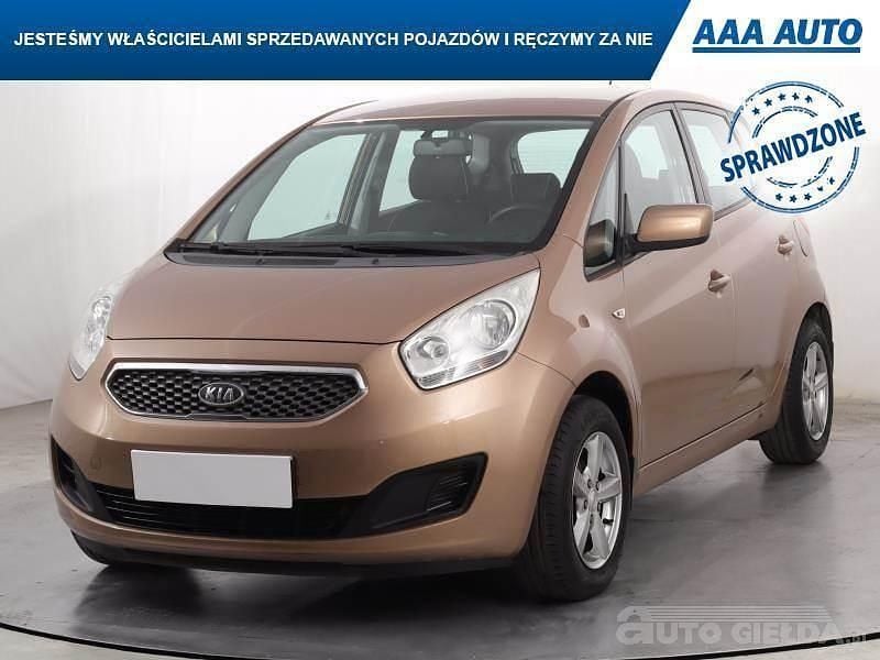 Używany Kia Venga 90 KM (66 kW) 2010 Złoty Hatchback