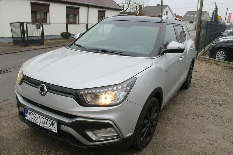 Używany Ssangyong (KGM) XLV 115 KM (84 kW) 2016 Srebrny SUV