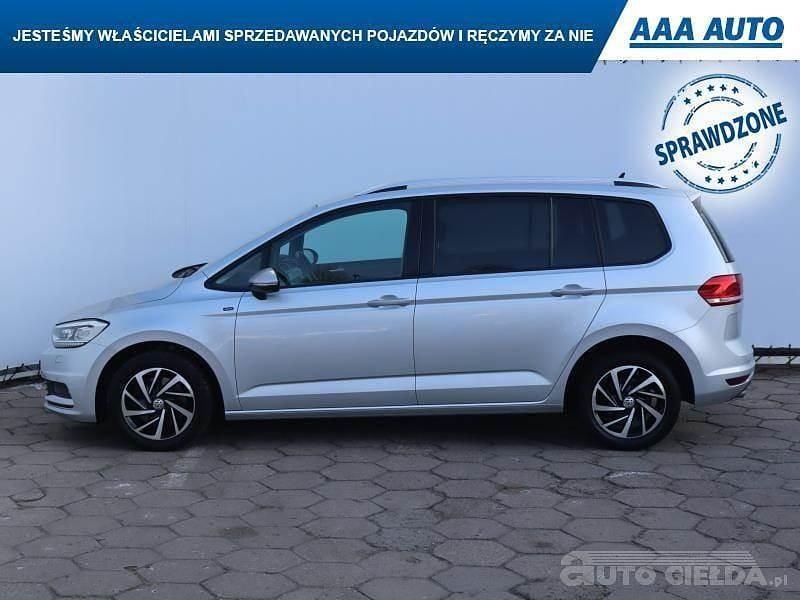 Używany VW Touran 150 KM (110 kW) 2018 Srebrny Minivan