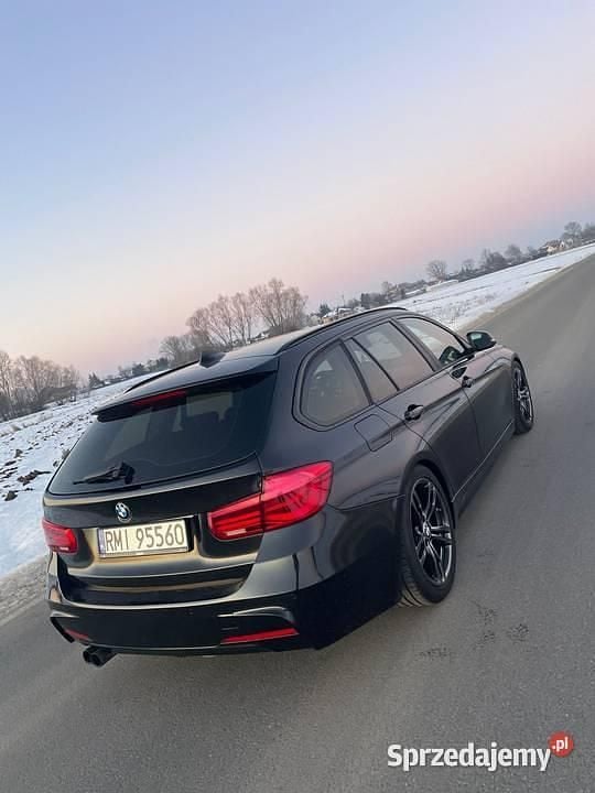 Używany BMW 320 2015 Czarny Kombi