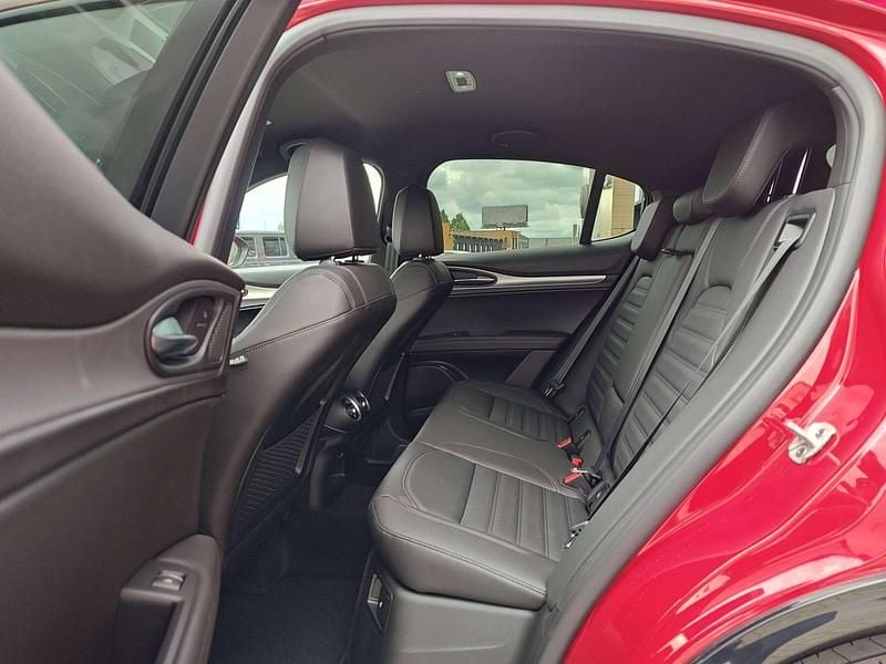 Lakier pastelowy czerwony alfa red Nowe 2025 Alfa Romeo Stelvio Veloce SUV | 233 900 zł - Obraz 1/4