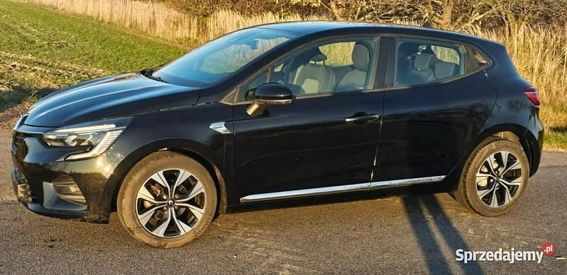 Używany Renault Clio V LIMITED 67 KM (49 kW) 2021 Czarny Hatchback