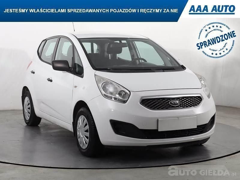 Używany Kia Venga 90 KM (66 kW) 2011 Biały Hatchback