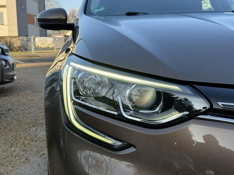 Używany Renault Mégane IV 130 KM (95 kW) 2017 Niebieski Hatchback