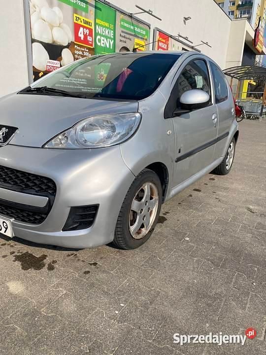 Srebrny Używany 2009 Peugeot 108 Hatchback | 7000 zł (Uczciwa cena) - Obraz 1/4