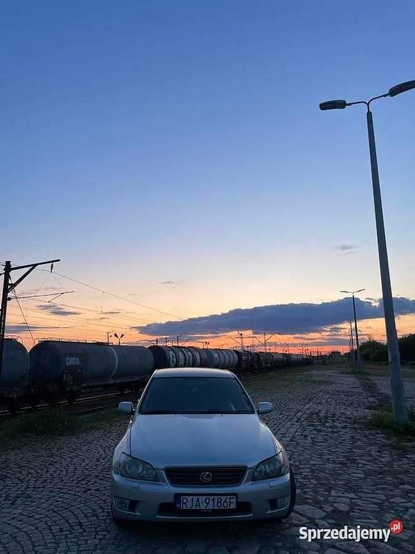 Używany 1999 Lexus IS200 | 14 000 zł - Obraz 1/4
