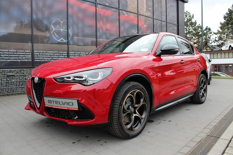 Lakier pastelowy czerwony alfa red Nowe 2025 Alfa Romeo Stelvio SUV | 255 900 zł - Obraz 1/4