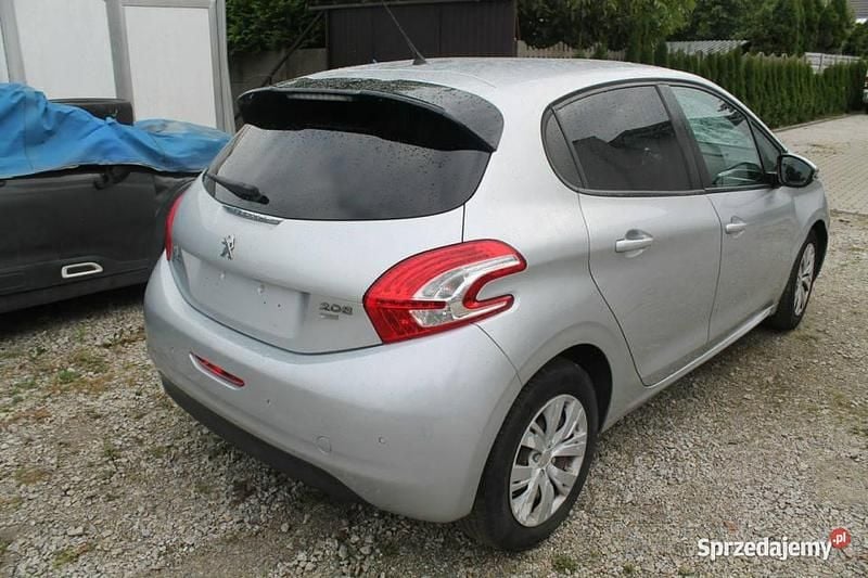 Używany Peugeot 208 92 KM (67 kW) 2015 Srebrny Hatchback