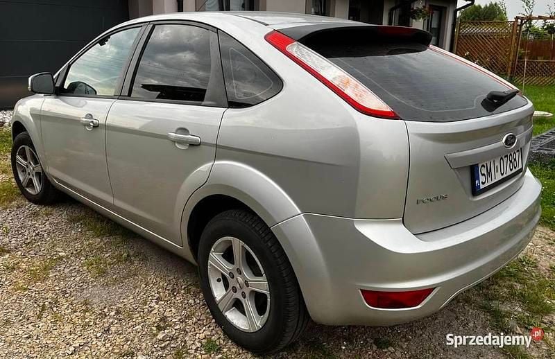 Srebrny Używany 2008 Ford Focus Hatchback | 11 000 zł (Uczciwa cena) - Obraz 1/4