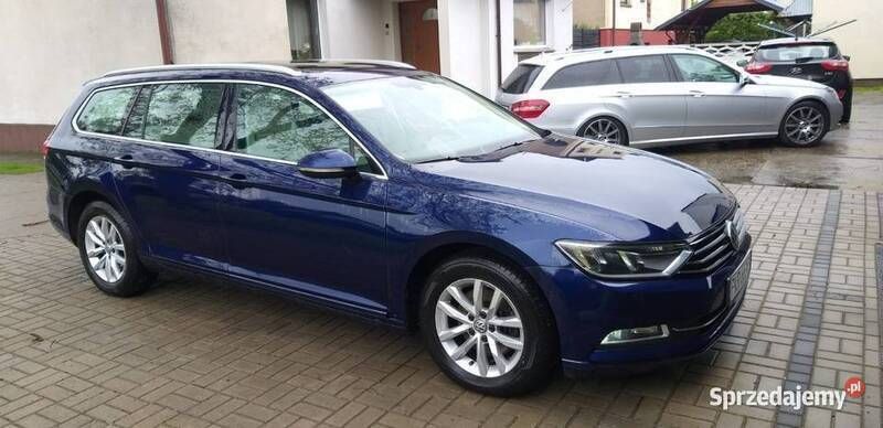 Granatowy Używany 2018 VW Passat Kombi | 54 900 zł (Dobra cena) - Obraz 1/4