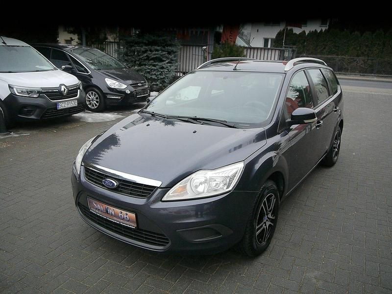Używany Ford Focus 100 KM (73 kW) 2010 Szary Kombi