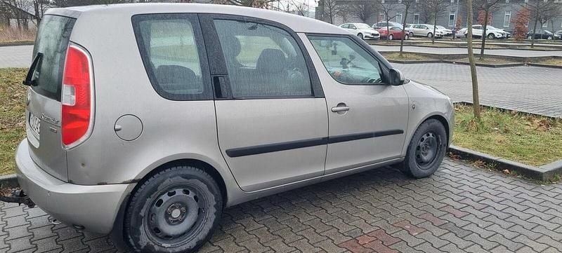 Szary Używany 2008 Skoda Roomster Minivan | 6990 zł - Obraz 1/3