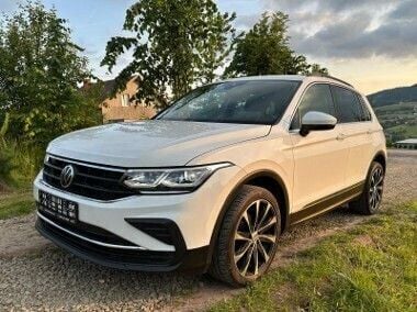 Biały Używany 2021 VW Tiguan SUV | 109 000 zł (Drogi) - Obraz 1/4