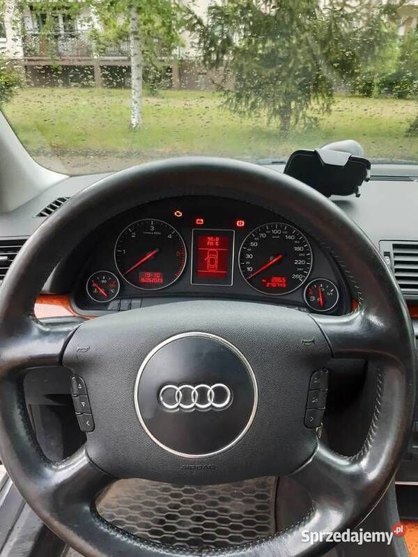 Złoty Używany 2003 Audi A4 Kombi | 10 000 zł (Uczciwa cena) - Obraz 1/4