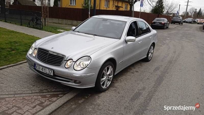 Używany 2005 Mercedes E350 | 15 900 zł - Obraz 1/4