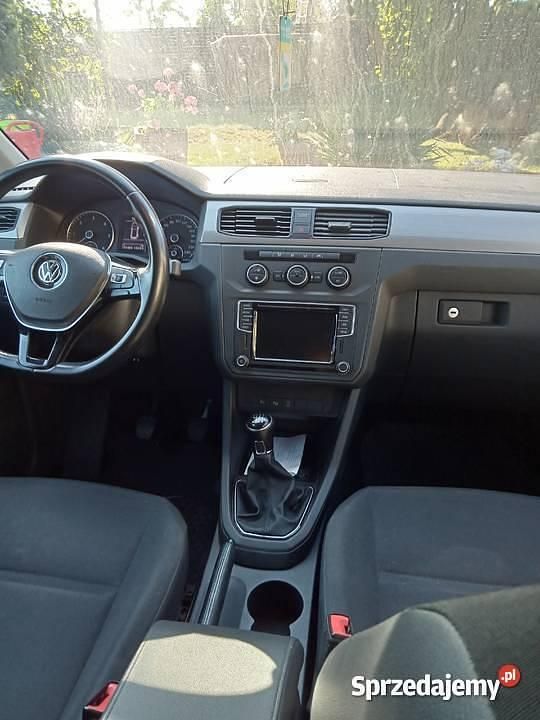 Używany VW Caddy Maxi 2018 Srebrny Minivan