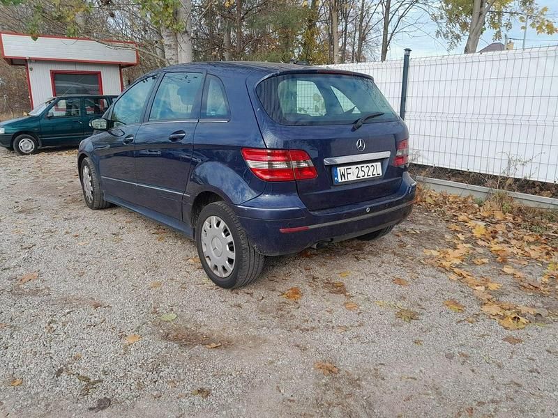 Używany Mercedes B200 120 KM (88 kW) 2007 Niebieski ciemny (metalik) Minivan