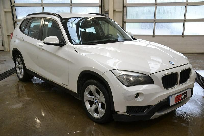 Biały Używany 2013 BMW 228 SUV | 19 800 zł - Obraz 1/4