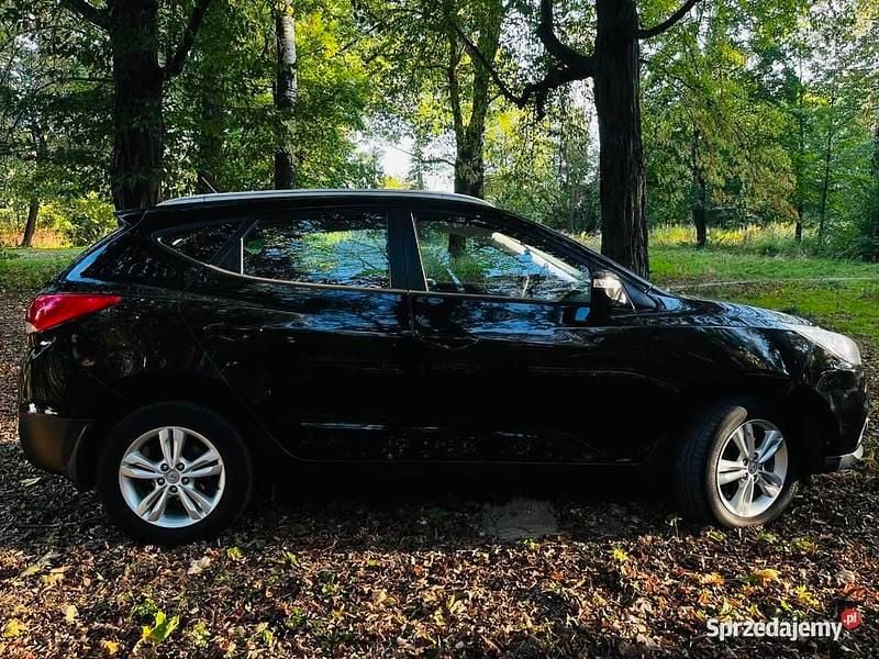 Czarny Używany 2011 Hyundai ix35 SUV | 31 500 zł (Uczciwa cena) - Obraz 1/4