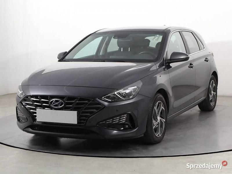 Używany Hyundai i30 120 KM (88 kW) 2022 Szary Hatchback