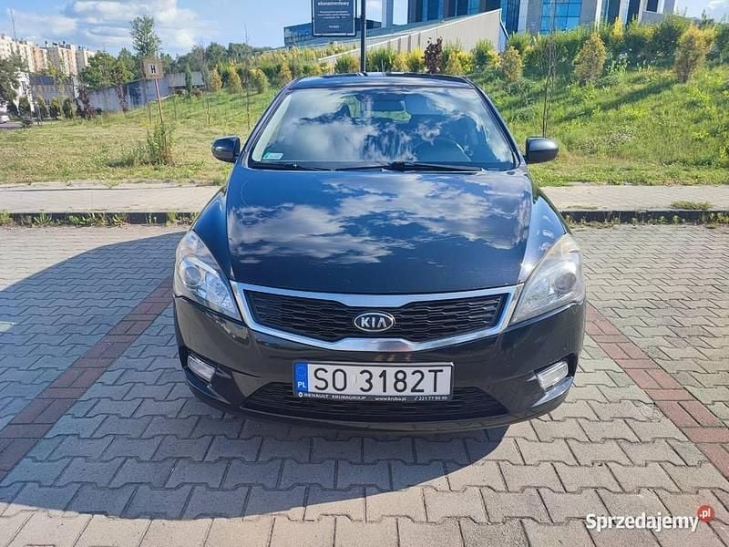 Czarny Używany 2012 Kia Ceed Hatchback | 21 000 zł (Dobra cena) - Obraz 1/4