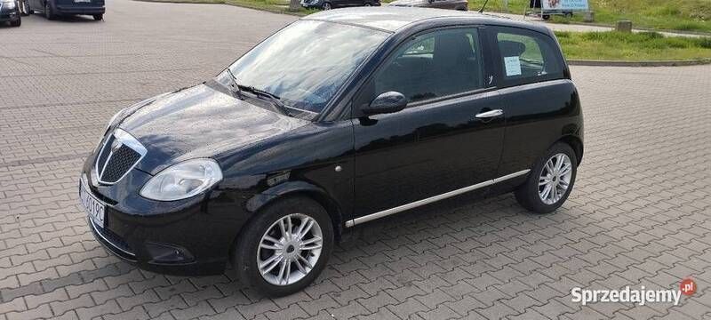 Czarny Używany 2009 Lancia Ypsilon Hatchback | 8900 zł - Obraz 1/4
