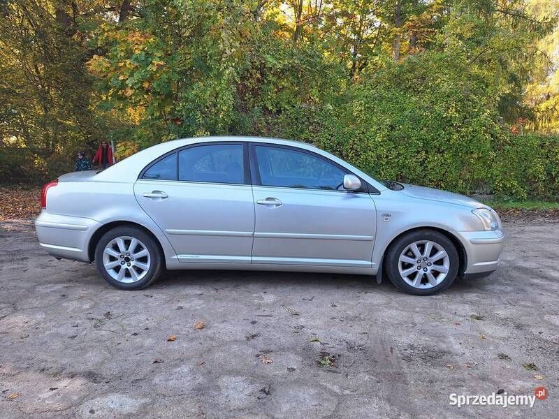 Beżowy Używany 2004 Toyota Avensis Sedan/Limuzyna | 6100 zł (Uczciwa cena) - Obraz 1/4