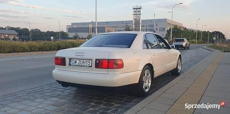 Biały Używany 1996 Audi A8 Exclusive Sedan/Limuzyna | 25 800 zł - Obraz 1/4