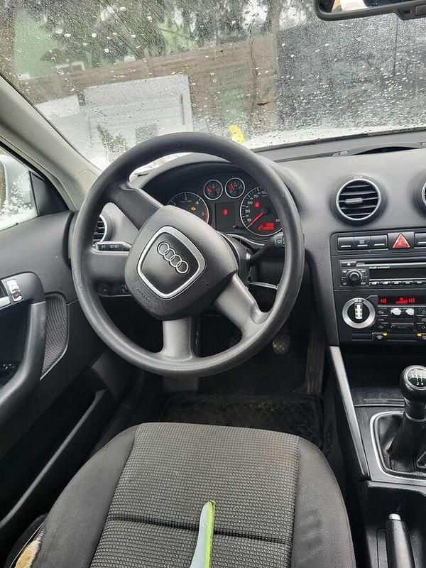 Używany Audi A3 2005 Srebrny Hatchback