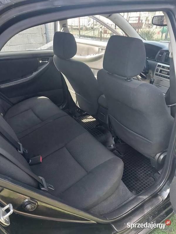 Używany Toyota Corolla 2004 Czarny Hatchback