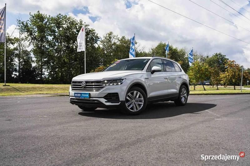 Biały Używany 2018 VW Touareg SUV | 142 999 zł (Dobra cena) - Obraz 1/4