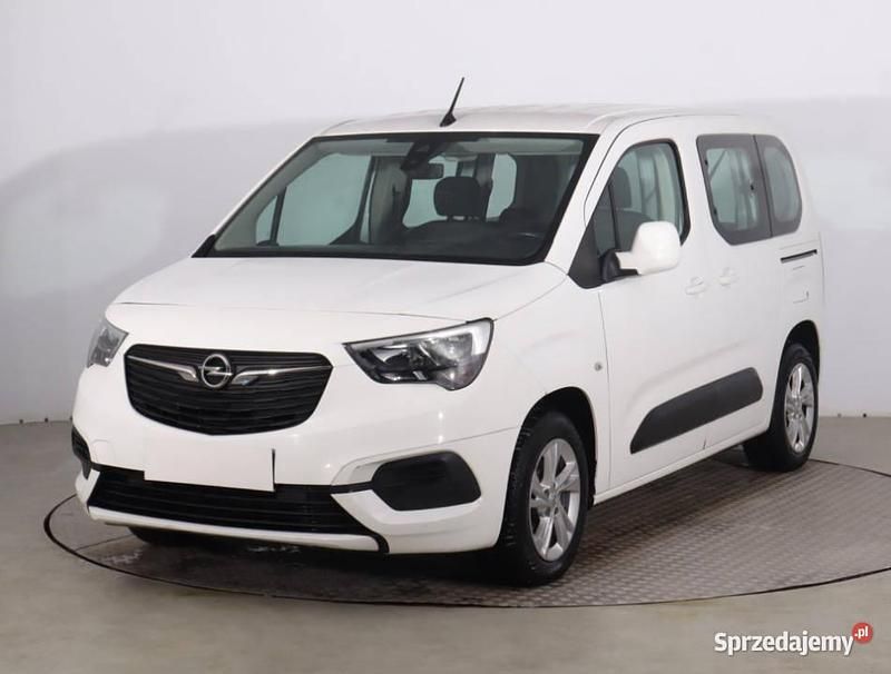 Używany Opel Combo 110 KM (80 kW) 2019 Biały Minivan