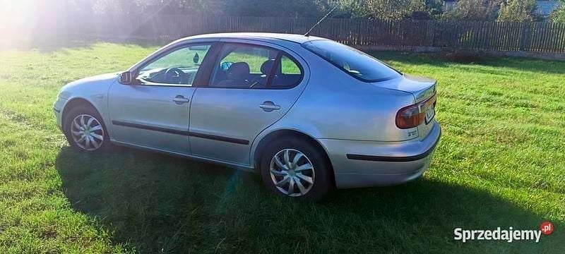 Srebrny Używany 2000 Seat Toledo Sedan/Limuzyna | 2999 zł (Uczciwa cena) - Obraz 1/2