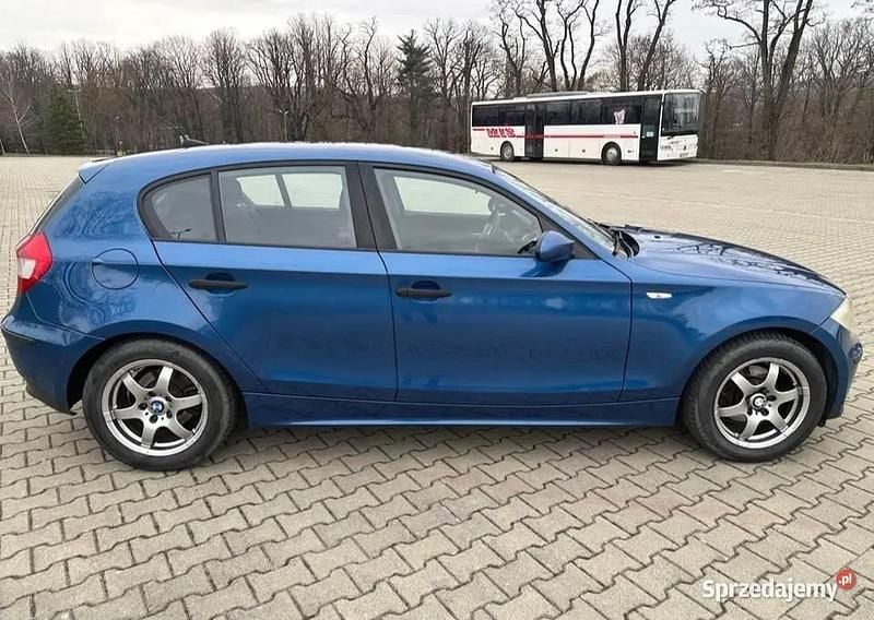 Niebieski Używany 2005 BMW 116 Hatchback | 9000 zł (Uczciwa cena) - Obraz 1/4